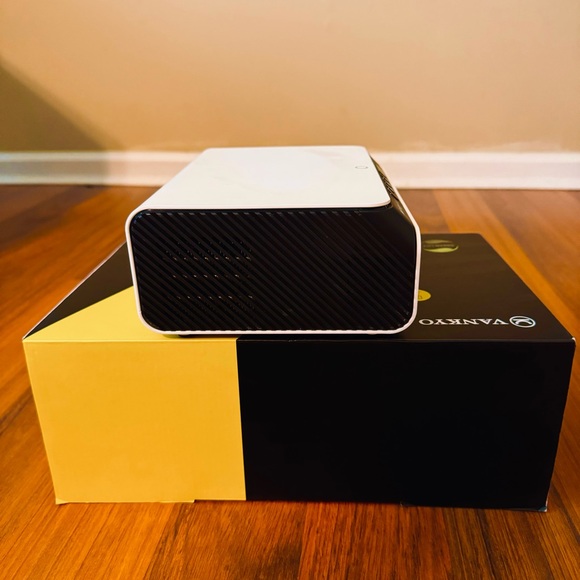 Projector with screen - Picture 3 of 16